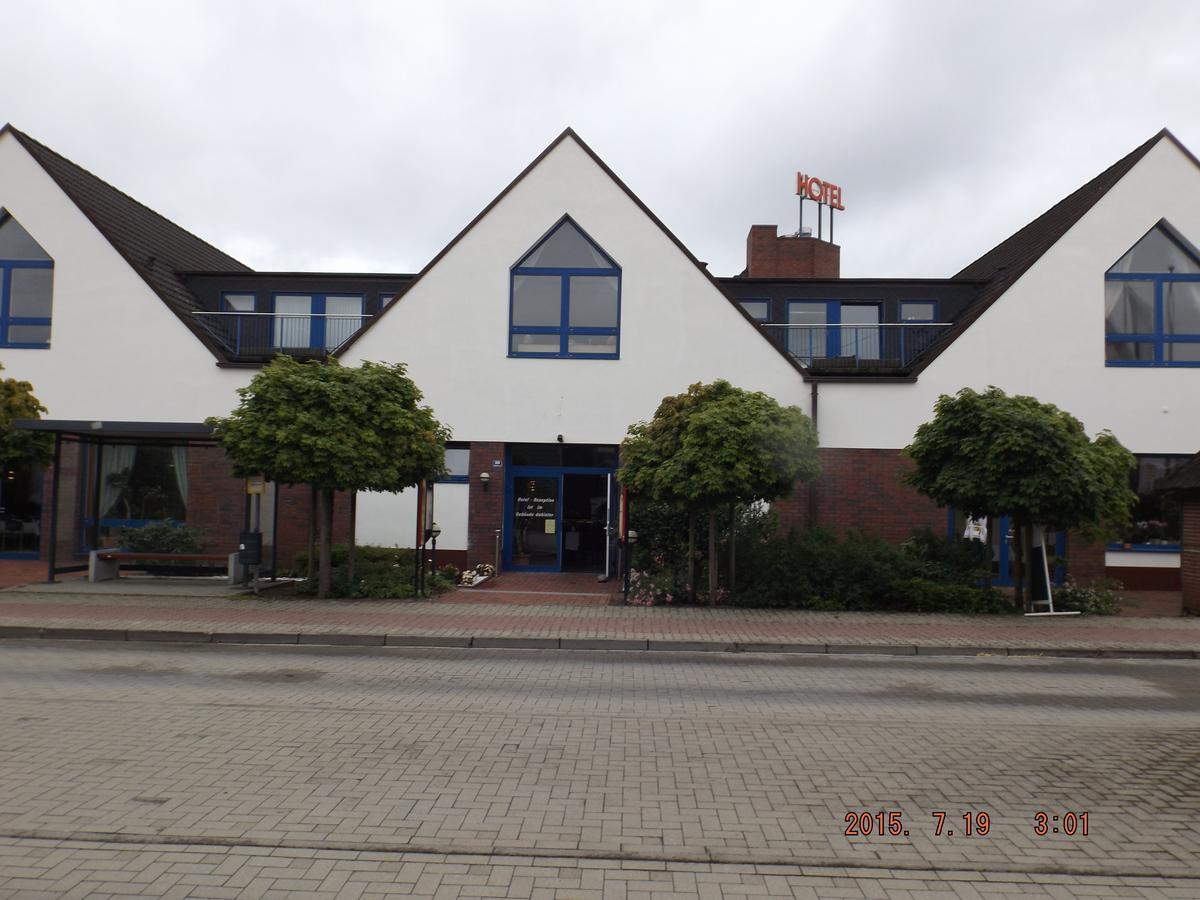 Hotel Ziegenkrug Schweriner Tor Pampow Esterno foto