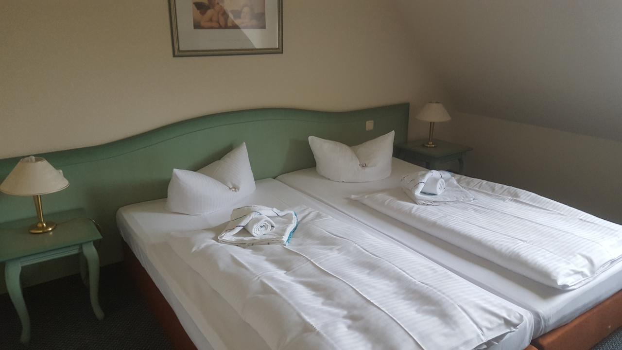 Hotel Ziegenkrug Schweriner Tor Pampow Esterno foto