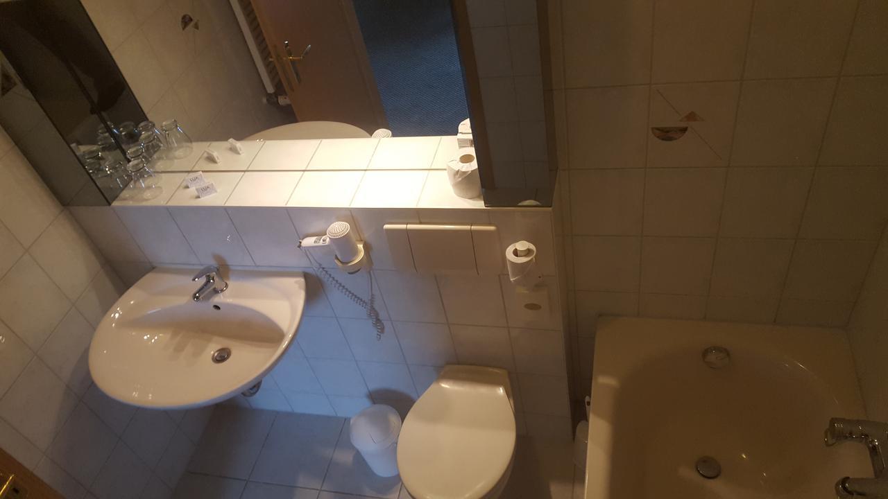Hotel Ziegenkrug Schweriner Tor Pampow Esterno foto