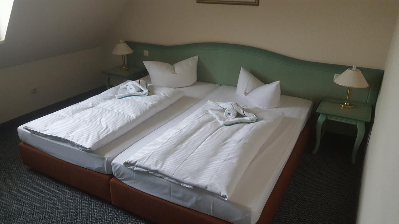Hotel Ziegenkrug Schweriner Tor Pampow Esterno foto
