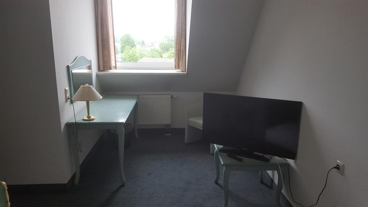 Hotel Ziegenkrug Schweriner Tor Pampow Esterno foto