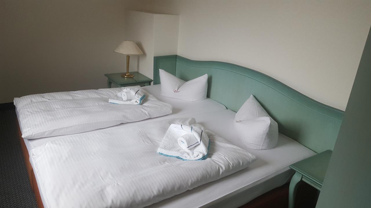 Hotel Ziegenkrug Schweriner Tor Pampow Esterno foto