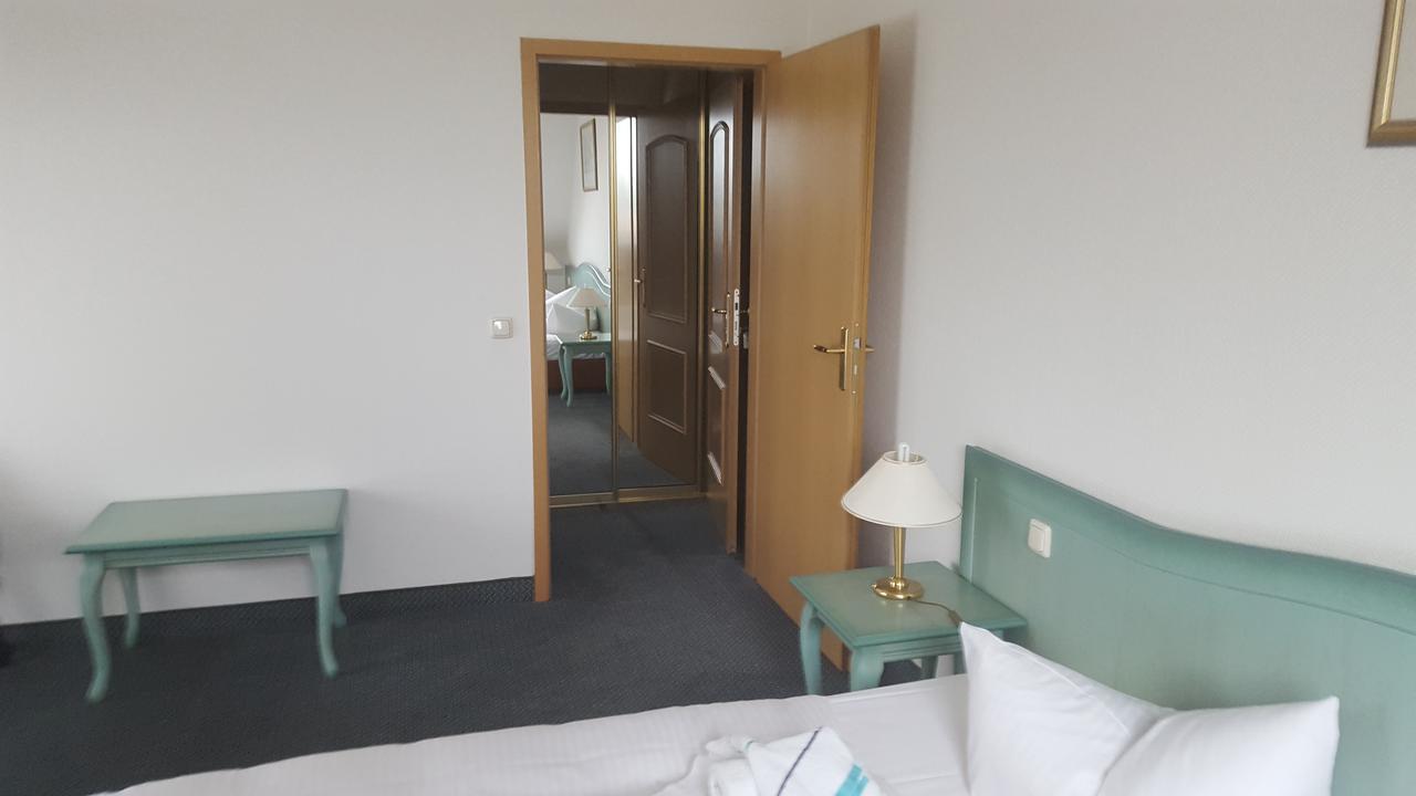 Hotel Ziegenkrug Schweriner Tor Pampow Esterno foto