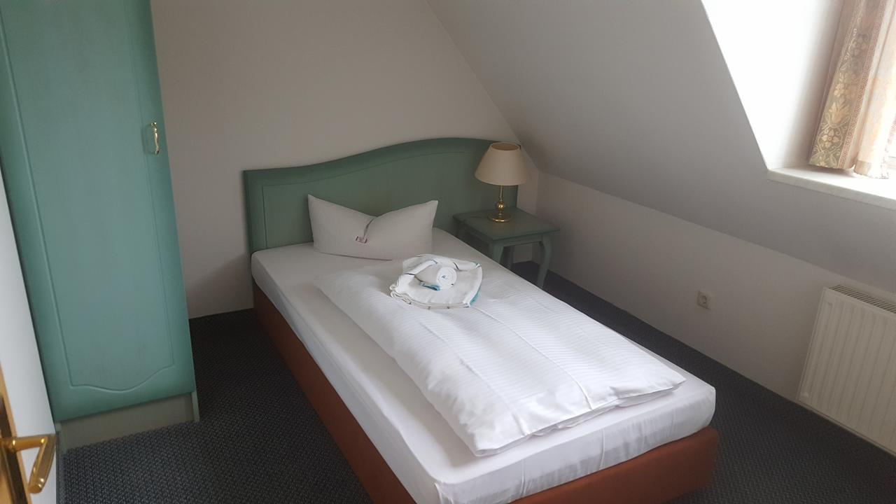 Hotel Ziegenkrug Schweriner Tor Pampow Esterno foto