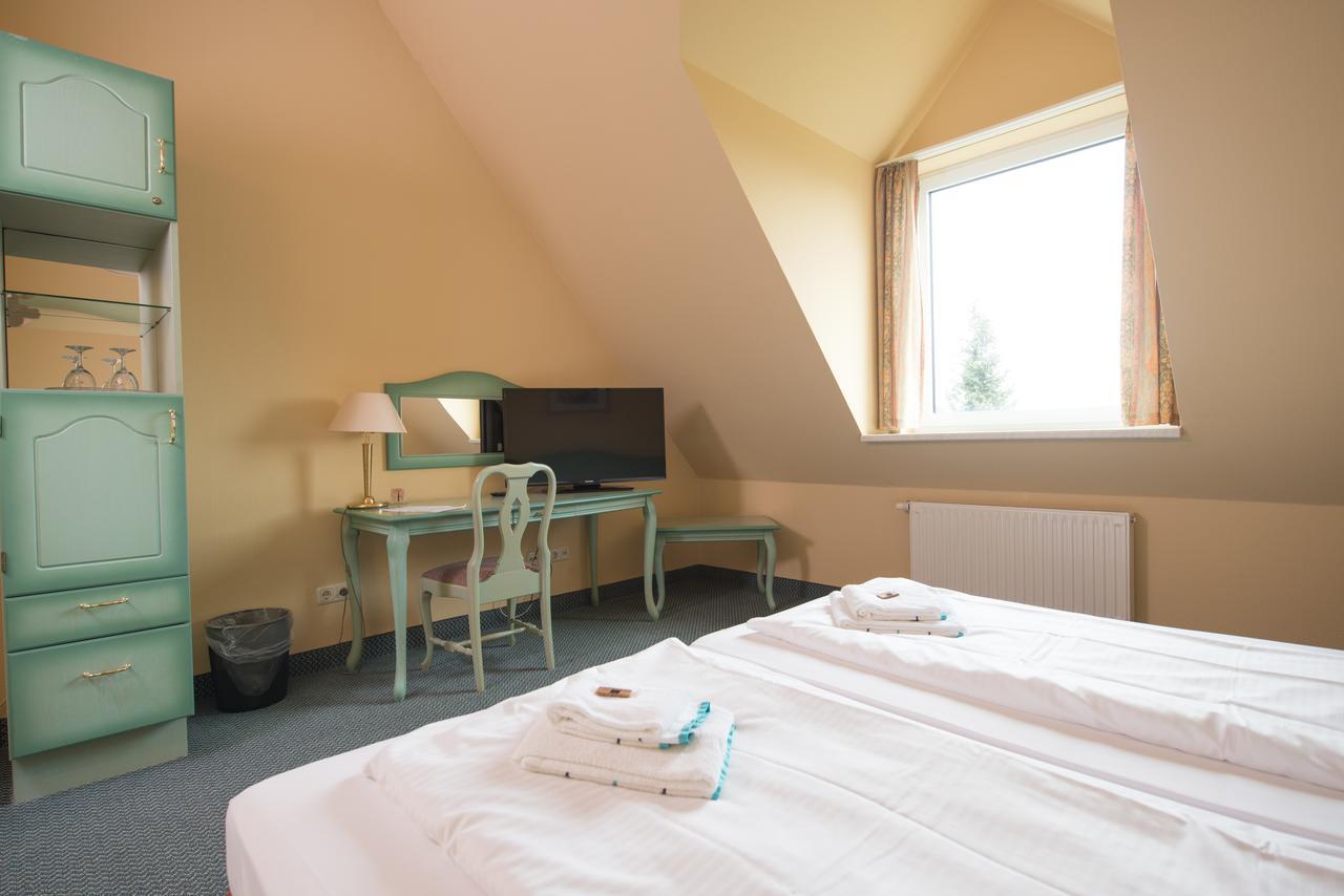 Hotel Ziegenkrug Schweriner Tor Pampow Esterno foto